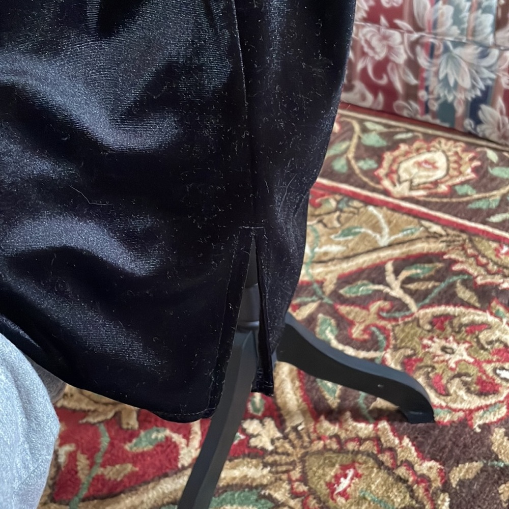 Forever 21+ Black Velvet Mini Dress - Picture 5 of 6